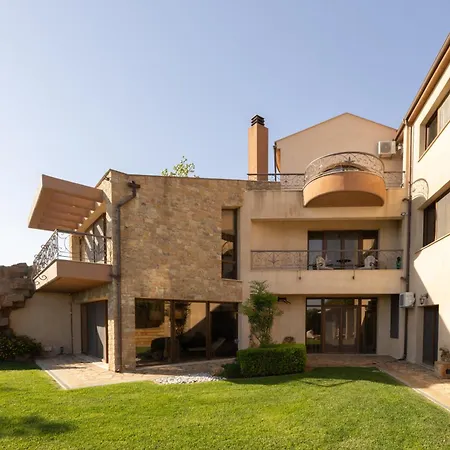 Onar Villa